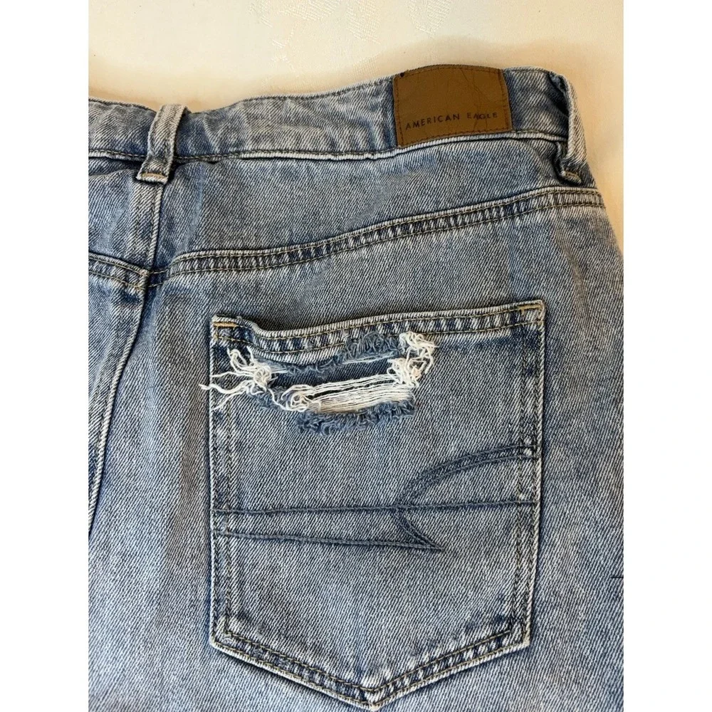 American Eagle Women's Cut Off Denim Shorts Size 6 Distressed Light Wash